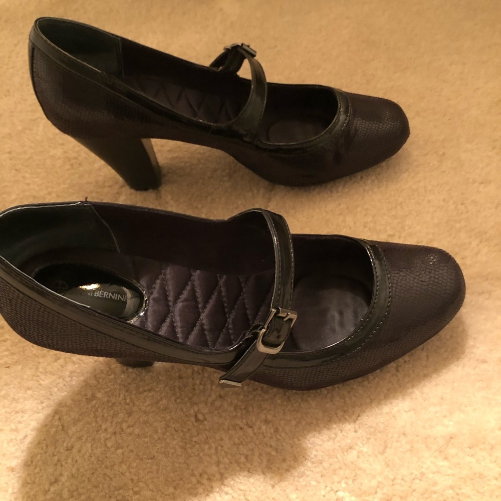 Black Mary Jane heels